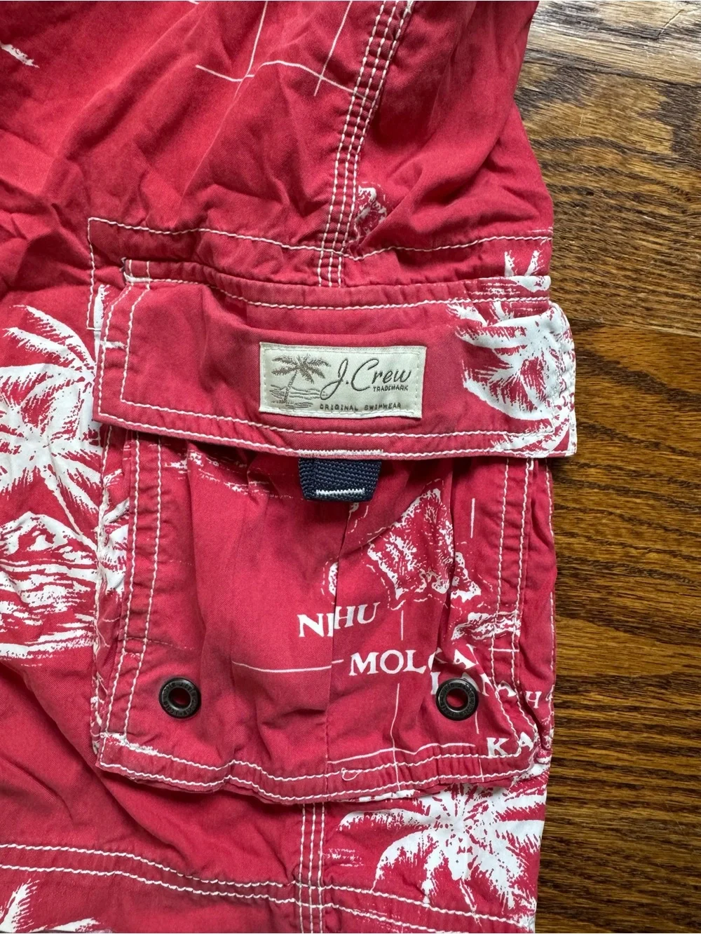 J.Crew Men’s Hawaiian Islands Cargo Board Shorts Red Swim Trunks Size 33